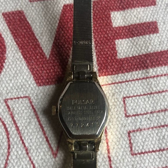 Vintage Pulsar Classy Gold Tone Wrist Watch - For Parts, Doesn't Run - Picture 8 of 8